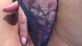 Su coño necesita una polla dentro. Close-Up Su coño necesita una polla dentro. Close-Up