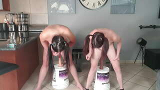 2 ನಗ್ನ ಸಣ್ಣ ಮೊಲೆ ಬಾಯಿಯಿಂದ ಜುಂಬು ಮೂವರು ಸೇರಿ ಮಾಡುವ ಎರಡೂ ಕೃತಕ ಲಿಂಗ ಚಿಕ್ಕ ಫಕ್ ಸವಾಲು ಒಟ್ಟಿಗೆ | ಕೃತಕ ಲಿಂಗ ತುಣ್ನೆಯ ಮೇಲೆ ತುಲ್ಲು