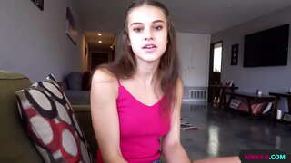 Миний stepsister олж мэдсэн түүний найз залуу байна нарын дээр хууран мэхлэлт түүний хүсэлдээ буцааж авах үед түүнийг тэр надаас зөндөө түүний байг түүний зургийг авч ану - Элли Шүтээн