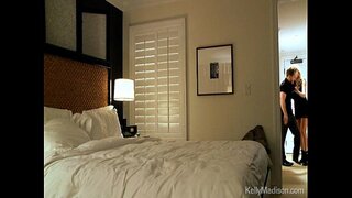 Busty Karısı İle Sıcak Otel Odasında Seks