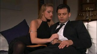 ���ិតប្រាកគូជាមួយនឹងទាំងស្រុងក្តីរីករាយសម្រាប់ PornStar Katia Nobili និងរបស់នាងវ័យក្មេង Stallion-(HD កើតហេតុ)