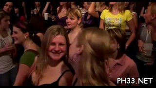 Harlots කෑ ප්රීති ප්රමෝදයට සිට වල් පිරිසක් සමග ලිංගික වේටර්වරියන් Harlots කෑ ප්රීති ප්රමෝදයට සිට වල් පිරිසක් සමග ලිංගික වේටර්වරියන්