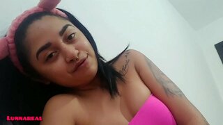 Ang isang tao na nag-aalis ng Iyong mga Kuwarto ay Napaka-Libog